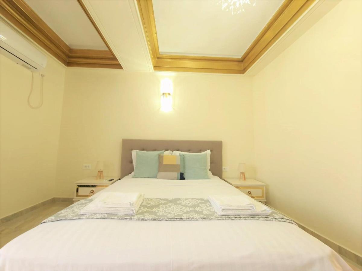 Laroka House Luxury Apartment City Center Universitate Bucarest Extérieur photo